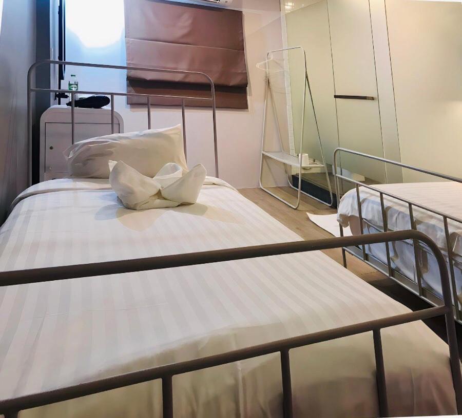 Bedspread Hostel (Adults Only) กรุงเทพมหานคร ภายนอก รูปภาพ