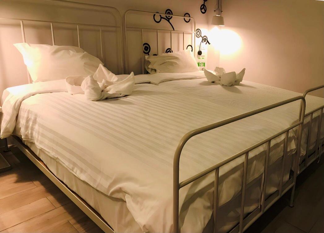 Bedspread Hostel (Adults Only) กรุงเทพมหานคร ภายนอก รูปภาพ