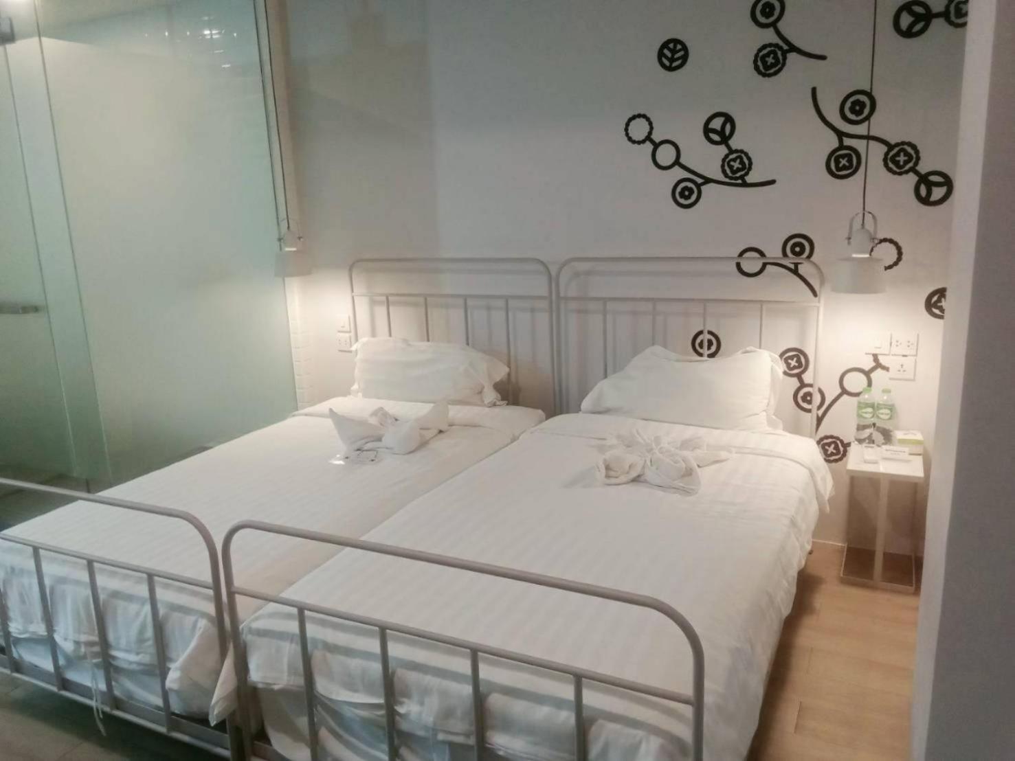 Bedspread Hostel (Adults Only) กรุงเทพมหานคร ภายนอก รูปภาพ